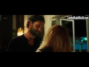 Amy Schumer in Snatched (2017) 17
