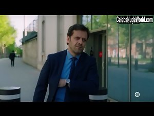 Anne Azoulay in Le Bureau des Legendes (series) (2015) 2
