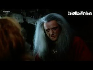 Anne Gautier in Es ist nicht leicht ein Gott zu sein (1989) 2