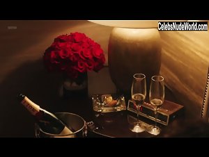 Anni Krueger in R-o-m-a-n-o-f-f-s (series) (2018) 8