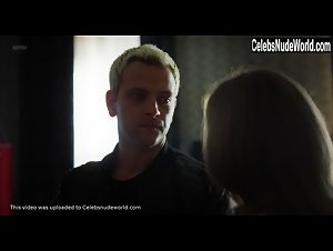 Barbara Chichiarelli in Suburra (series) (2017) 20