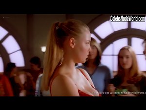 Biljana Filipovic in 100 Girls (2000) 7