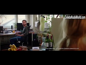Birte Hanusrichter in Nichtsdestotrotz (short) (2013) 9