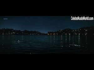 Callie Hernandez in Under the Silver Lake (2018) 3