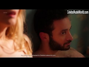 Camille Razat in Ami-ami (2018) 2