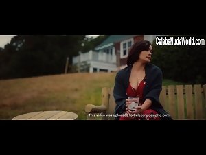 Caroline Portu in Ghost Light (2018) 14