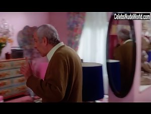 Catherine Alric in Tendre poulet (1977) 13