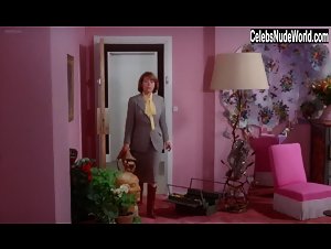Catherine Alric in Tendre poulet (1977) 5