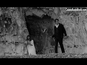 Ariane Sapriel in Le viol du vampire (1968) 4