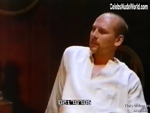 Cecilia Bergqvist in Emmanuelle 2000: Being Emmanuelle (2000) 9