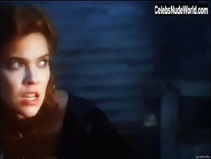 Alina Turoiu in Huntress: Spirit of the Night (1995) 16