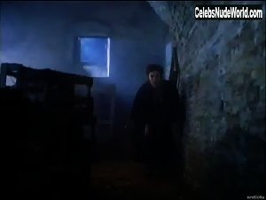 Alina Turoiu in Huntress: Spirit of the Night (1995) 2