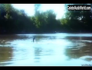 Silke Rein in Tendres cousines (1980) 13