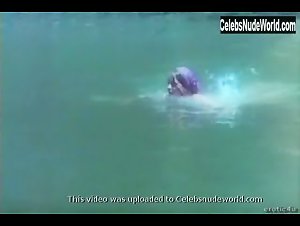 Silke Rein in Tendres cousines (1980) 14