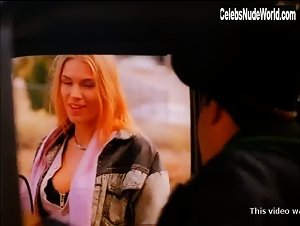 Alina Thompson in Dead Cold (1995) 7