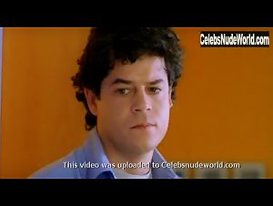 Leticia Bredice Bathtub , Lesbian in Almejas y mejillones (2000) 14