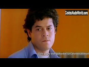 Leticia Bredice Bathtub , Lesbian in Almejas y mejillones (2000) 8
