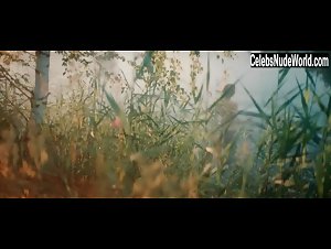 Aglaya Tarasova Outdoor Nudity , Perfect Butt In Tanki (2018) 6