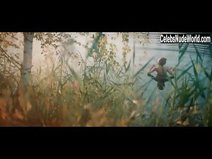 Aglaya Tarasova Outdoor Nudity , Perfect Butt In Tanki (2018) 9