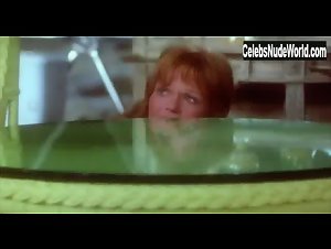 Valerie Perrine in Slaughterhouse-Five (1972) 10