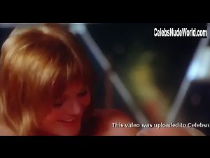 Valerie Perrine in Slaughterhouse-Five (1972) 15