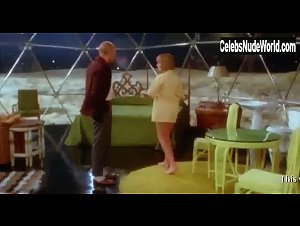 Valerie Perrine in Slaughterhouse-Five (1972) 19