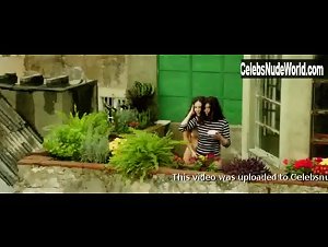 Patricia Andre in Les grandes ondes (a l'ouest) (2013) 15