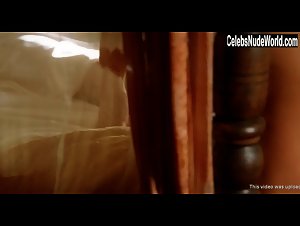 Tuva Novotny hot , bed scene in Stoned (2005) 2