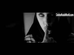 Sheila Vand in A Girl Walks Home Alone at Night (2014) 13
