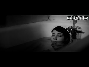 Sheila Vand in A Girl Walks Home Alone at Night (2014) 18