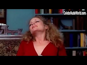 Beverly d'Angelo in Sentinel (1977) 7