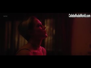 Evan Rachel Wood in Allure (2017) 3