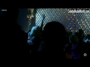 Sara Martins Poledance , boobs in Pigalle, la nuit (series) (2009) 1
