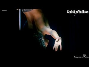 Sara Martins Poledance , boobs in Pigalle, la nuit (series) (2009) 12