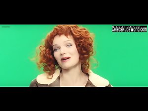 Sophie Quinton in Poupoupidou (2011) 18