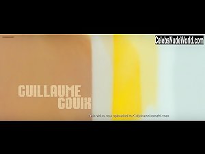 Sophie Quinton in Poupoupidou (2011) 2