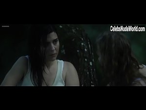 Liv Mjones lesbian ,sec scene in Kyss mig (2011) 3