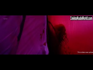 Allis Bodziak in Crazy Lake (2016) 11