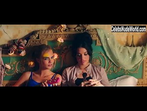 Alma Jodorowsky in Kids in Love (2016) 11
