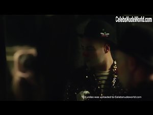 Matilde Gioli in Un posto sicuro (2015) 5