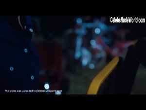 Angelique Cavallari in Anni felici (2013) 20