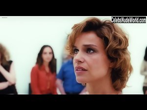 Angelique Cavallari in Anni felici (2013) 7
