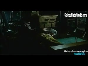 Flora Martinez Kissing , Hot in Rosario Tijeras (2005) 9