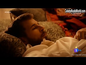 Ariana Martinez in Carlos, Rey Emperador (series) (2015) 12