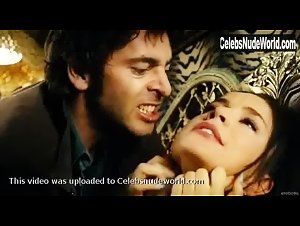 Flora Martinez Explicit , Rough in Canciones de amor en Lolita's Club (2007) 20