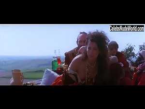 Marina Saura in Flesh and Blood (1985) 11