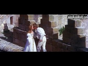 Marina Saura in Flesh and Blood (1985) 14