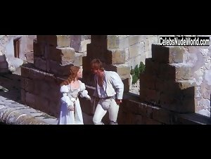 Marina Saura in Flesh and Blood (1985) 15