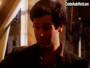 Marie-France Pisier in Miss Right (1982) 7