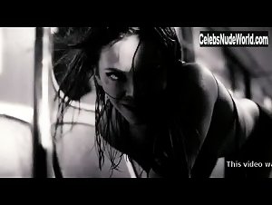 Elizaveta Boyarskaya in Ne skazhu (2010) 19